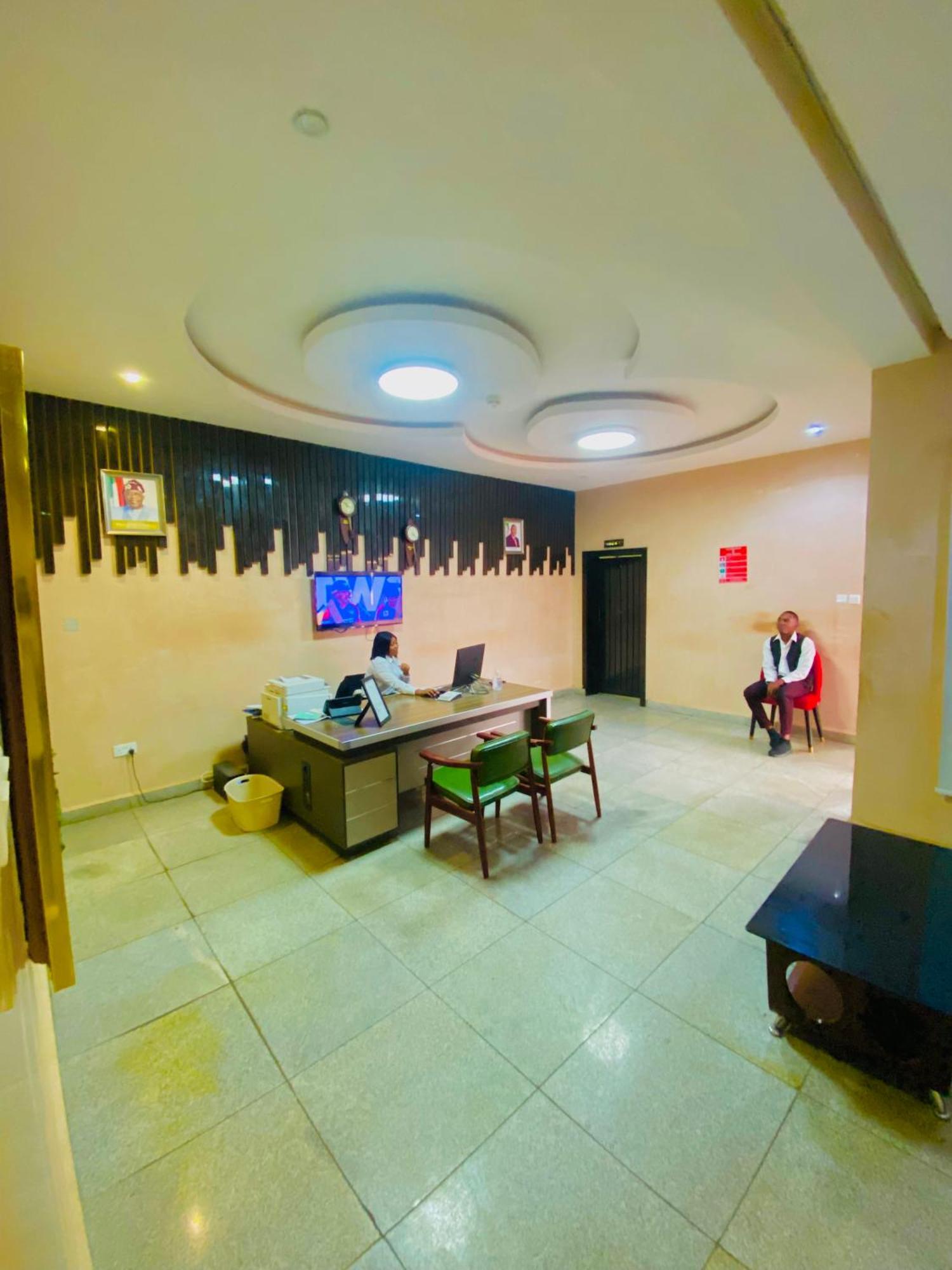 Vibes Suites Kaba Buitenkant foto