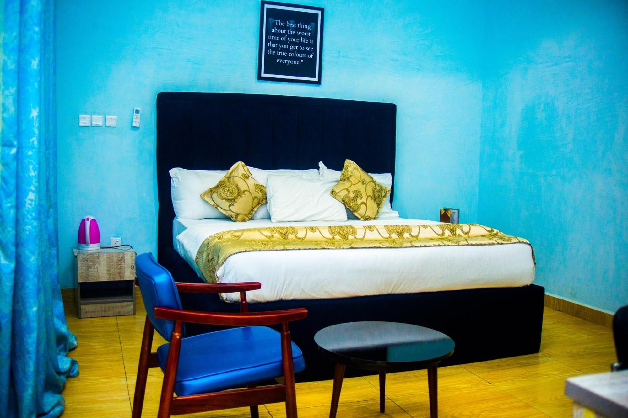 Vibes Suites Kaba Buitenkant foto