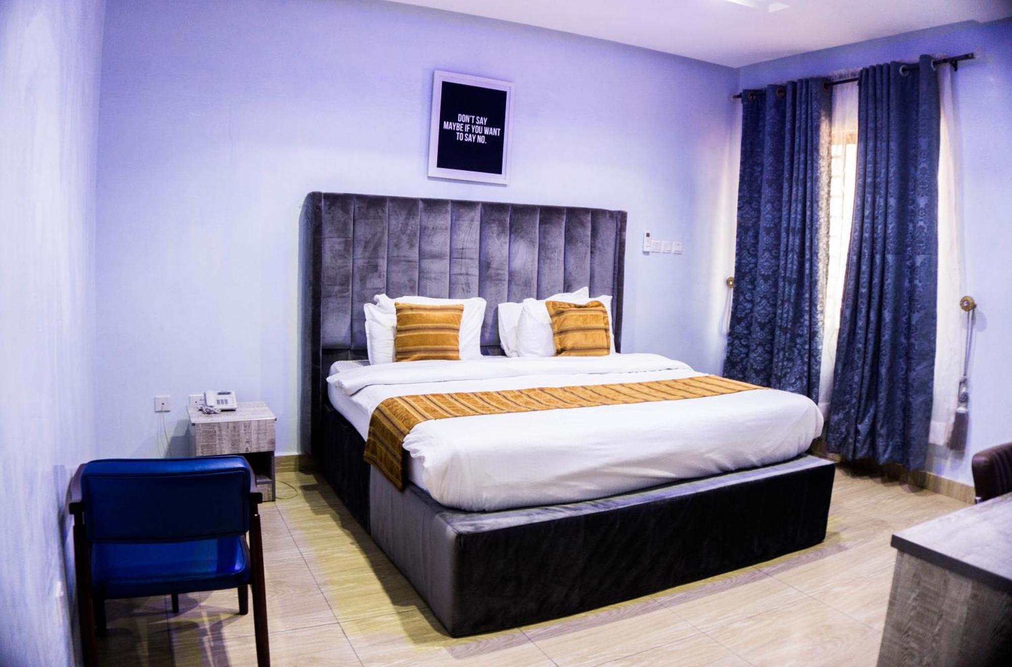 Vibes Suites Kaba Buitenkant foto