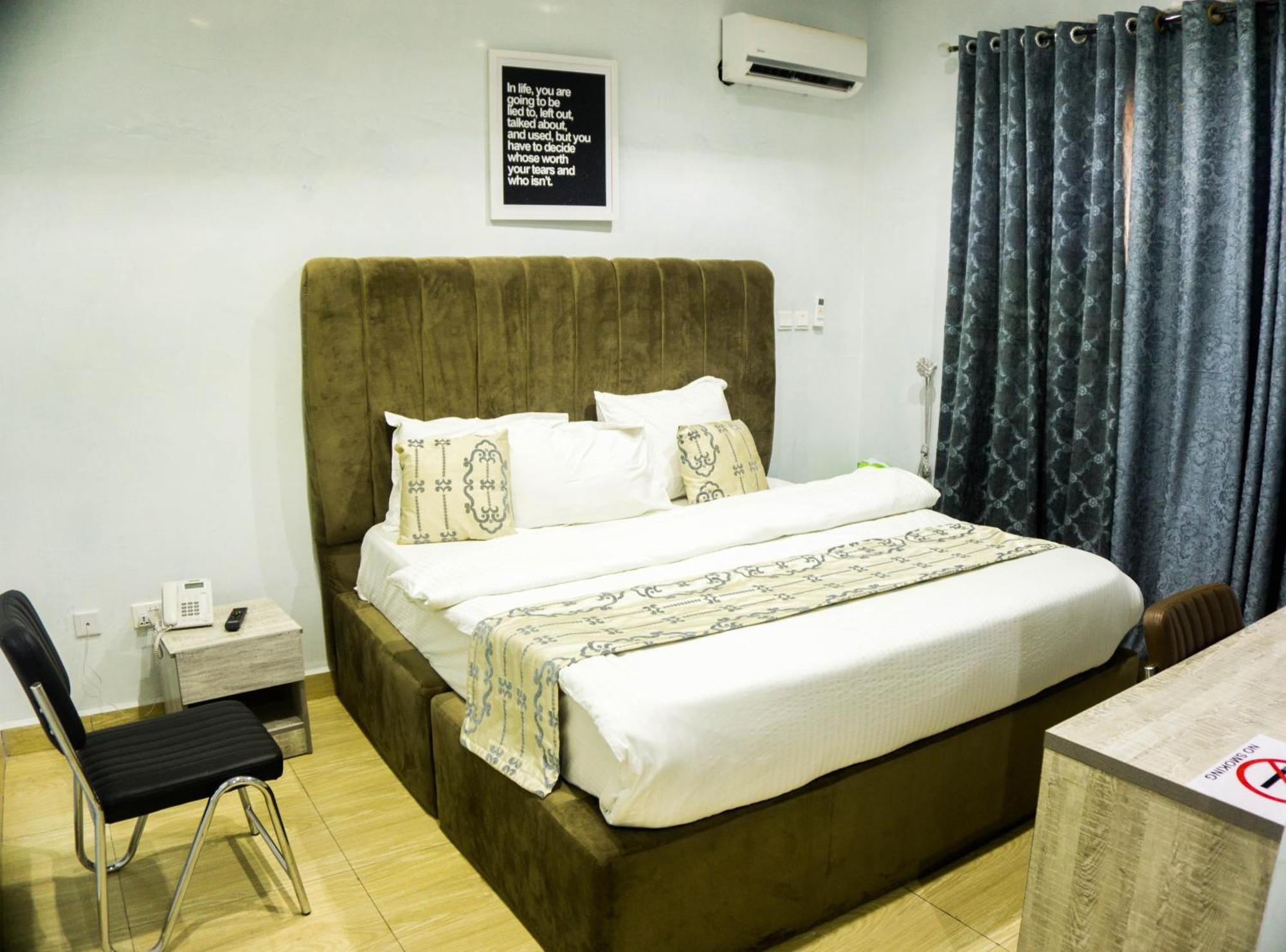 Vibes Suites Kaba Buitenkant foto