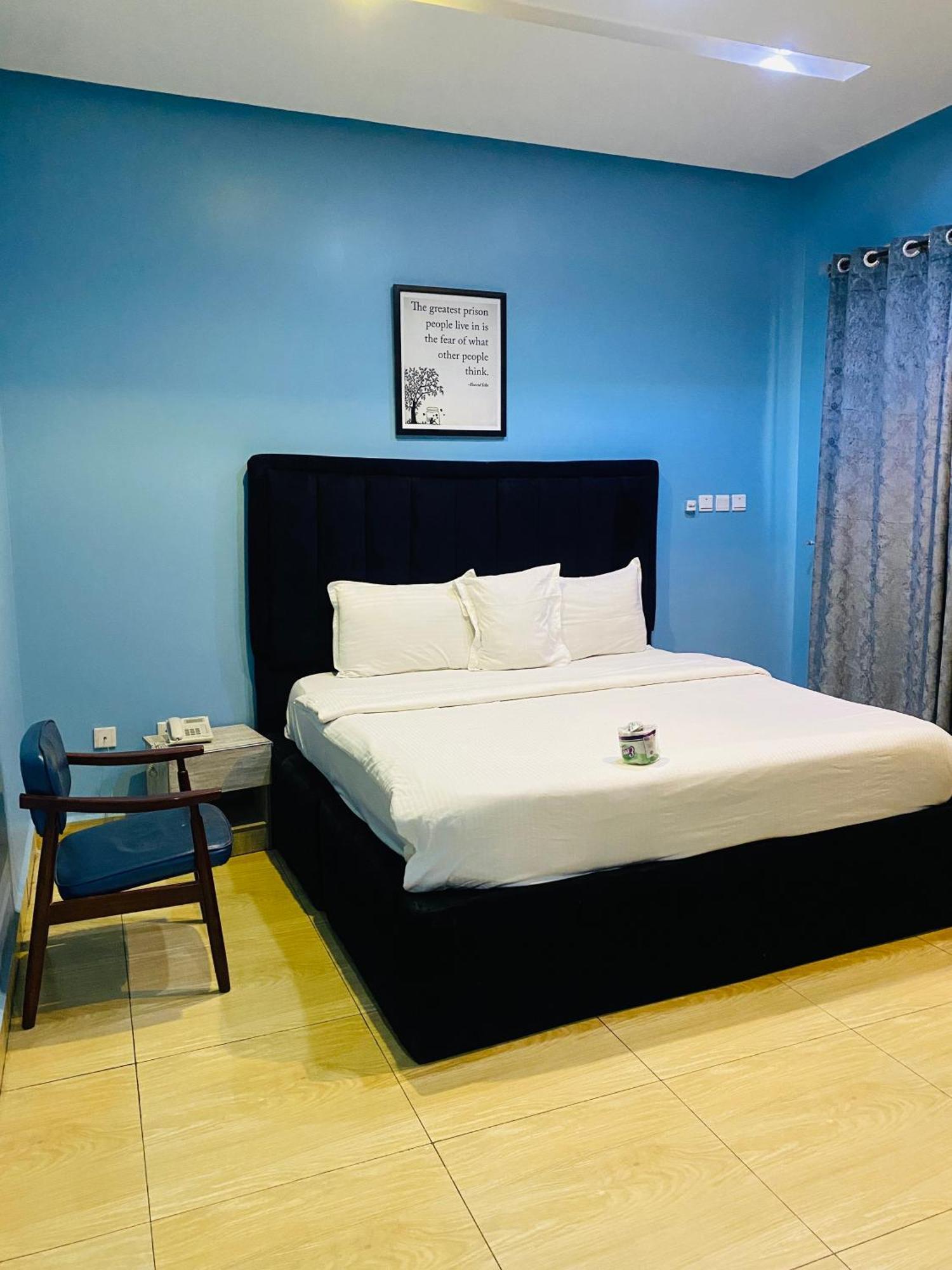 Vibes Suites Kaba Buitenkant foto
