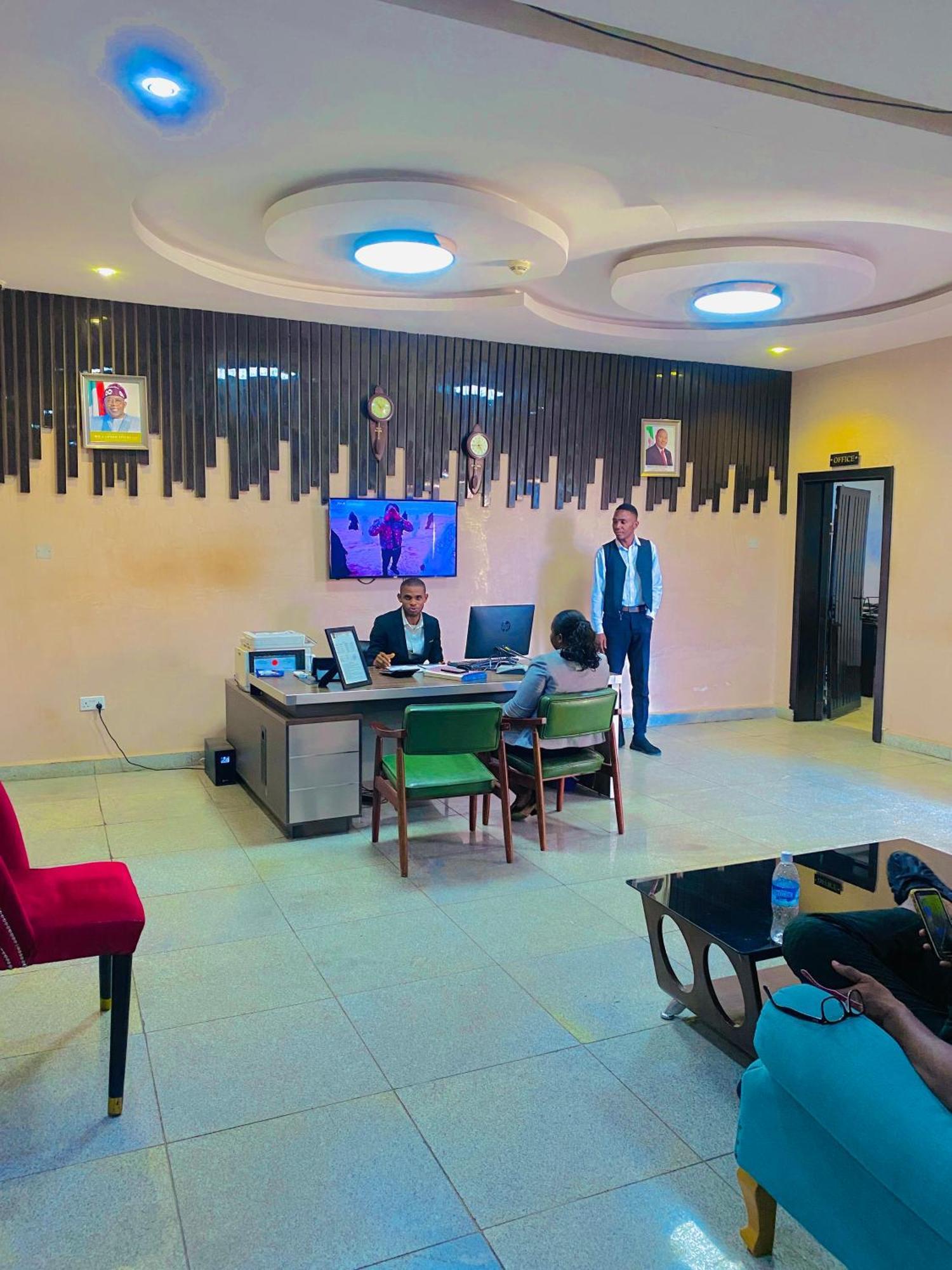 Vibes Suites Kaba Buitenkant foto
